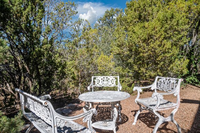 1041 Mansion Ridge Road, Santa Fe, NM 87501