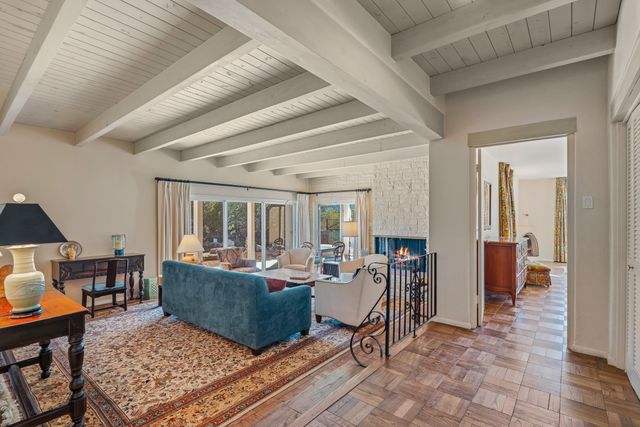 1041 Mansion Ridge Road, Santa Fe, NM 87501