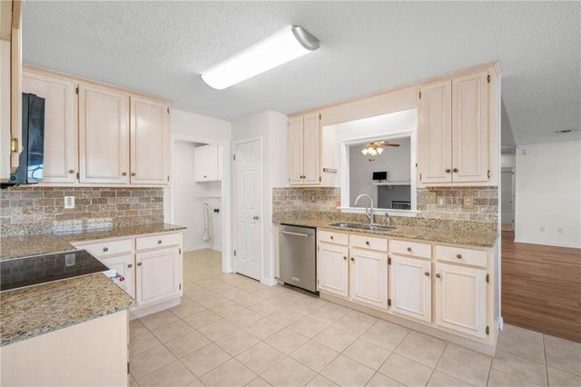 6255 Grady Dunn Road W, Wilmer, AL 36587