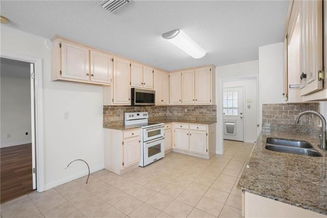 6255 Grady Dunn Road W, Wilmer, AL 36587