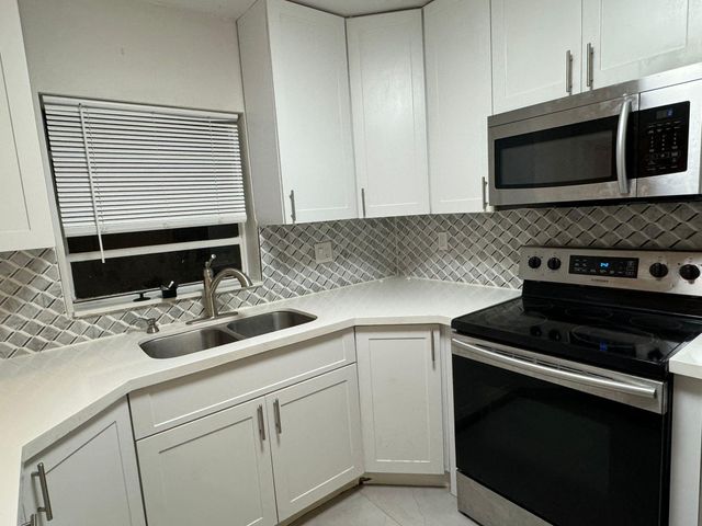 5141 NE 4th Avenue, Fort Lauderdale, FL 33334