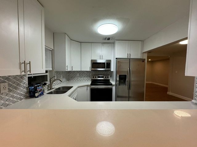 5141 NE 4th Avenue, Fort Lauderdale, FL 33334