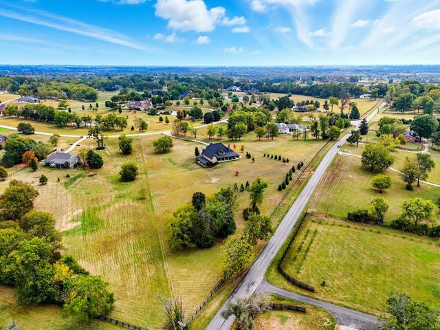 980 Chandamere Way, Nicholasville, KY 40356