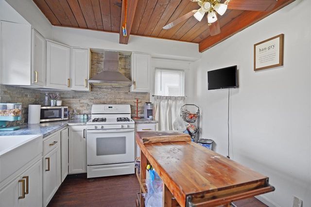 6606 21st AVENUE, Kenosha, WI 53143