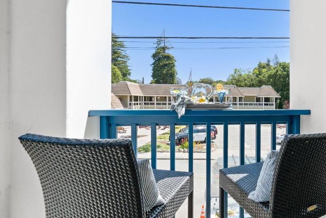 413 Capitola Avenue, Capitola, CA 95010