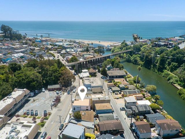 413 Capitola Avenue, Capitola, CA 95010