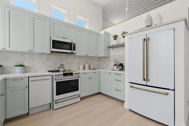413 Capitola Avenue, Capitola, CA 95010