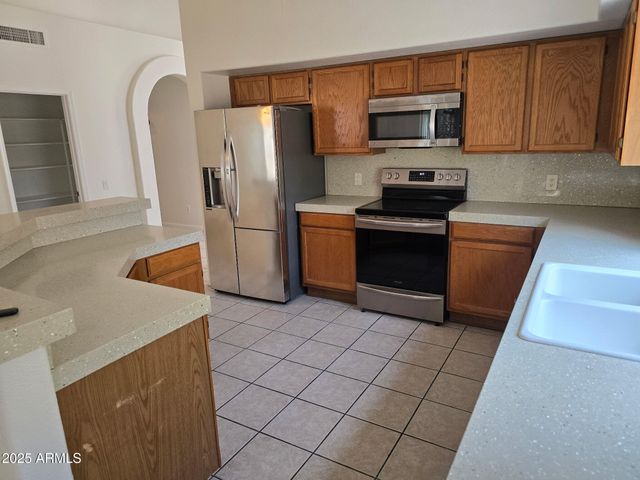 11233 W OLIVE Drive, Avondale, AZ 85392