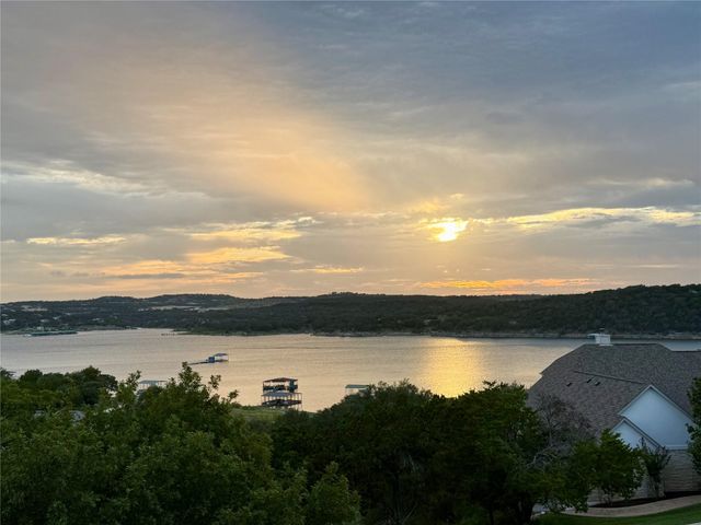 233 Lakefront DR, Lago Vista, TX 78645