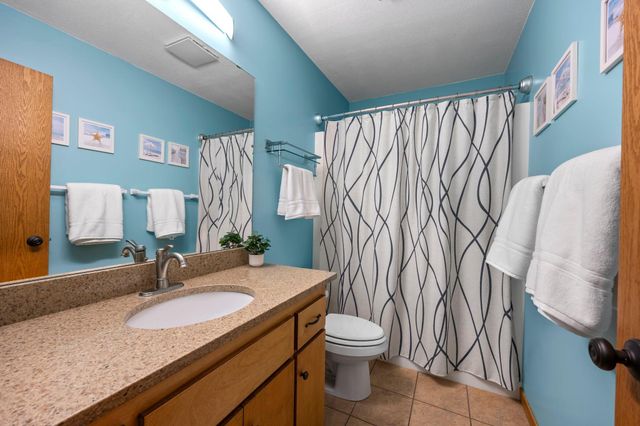1669 Lakeland Circle, Centerville, MN 55038