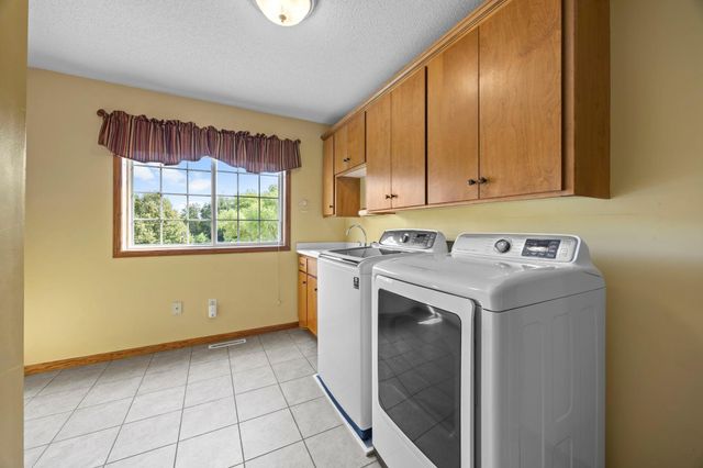 1669 Lakeland Circle, Centerville, MN 55038