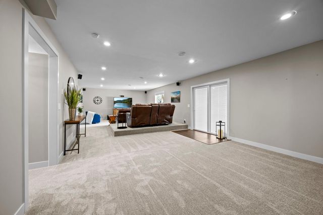 1669 Lakeland Circle, Centerville, MN 55038
