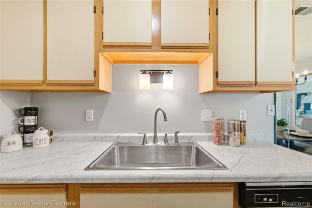 38507 Wellington Drive 3, Clinton Charter Township, MI 48036