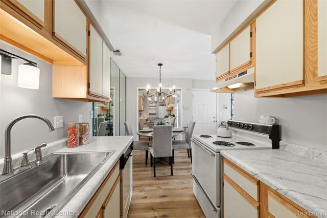 38507 Wellington Drive 3, Clinton Charter Township, MI 48036