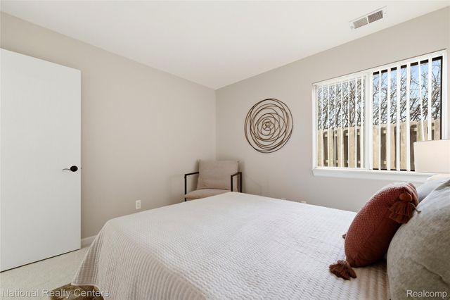 38507 Wellington Drive 3, Clinton Charter Township, MI 48036