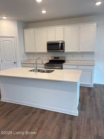 2015 Lyndon Green Cir, Lyndon, KY 40242