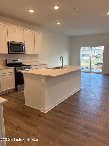 2015 Lyndon Green Cir, Lyndon, KY 40242