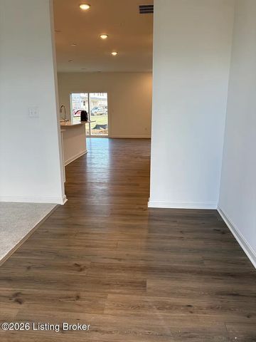 2015 Lyndon Green Cir, Lyndon, KY 40242