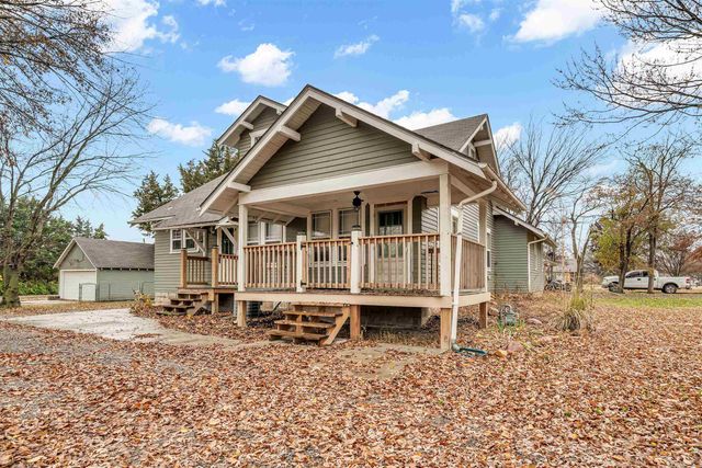 1125 E Broadway St, Newton, KS 67114