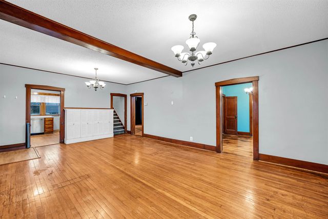 1125 E Broadway St, Newton, KS 67114