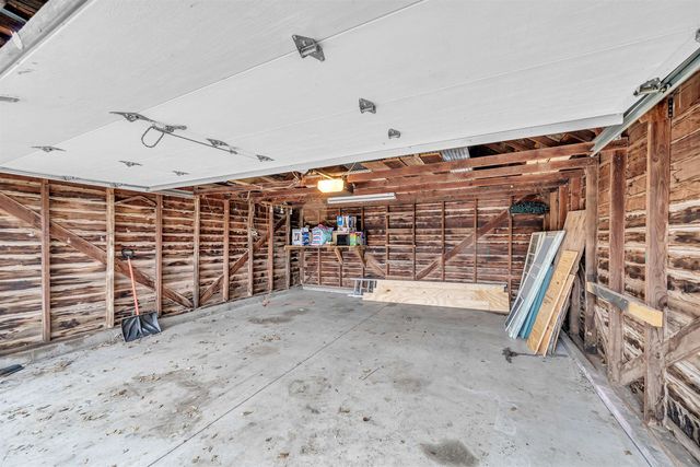 1125 E Broadway St, Newton, KS 67114