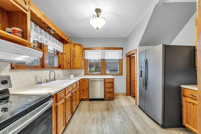 1125 E Broadway St, Newton, KS 67114