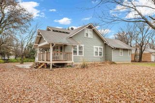 1125 E Broadway St, Newton, KS 67114