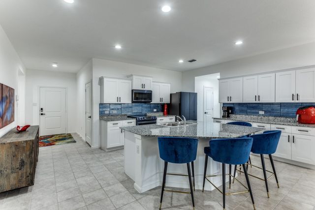 810 Wolf Creek Drive, Cleburne, TX 76033
