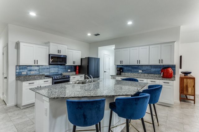 810 Wolf Creek Drive, Cleburne, TX 76033