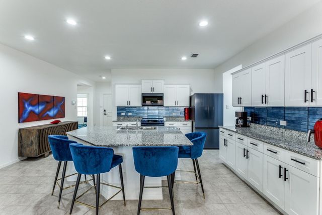 810 Wolf Creek Drive, Cleburne, TX 76033