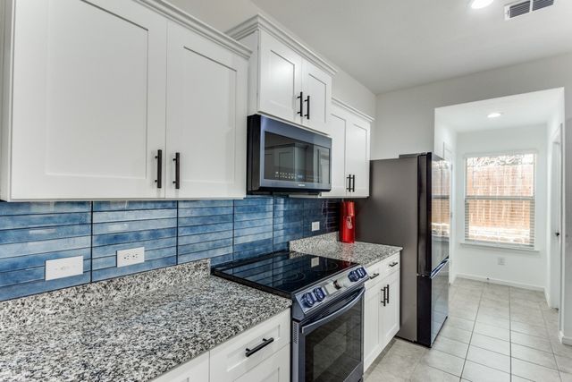 810 Wolf Creek Drive, Cleburne, TX 76033