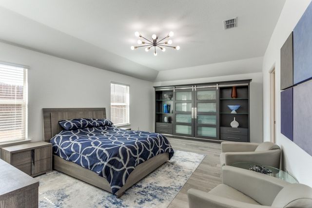 810 Wolf Creek Drive, Cleburne, TX 76033