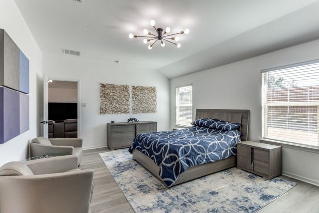 810 Wolf Creek Drive, Cleburne, TX 76033