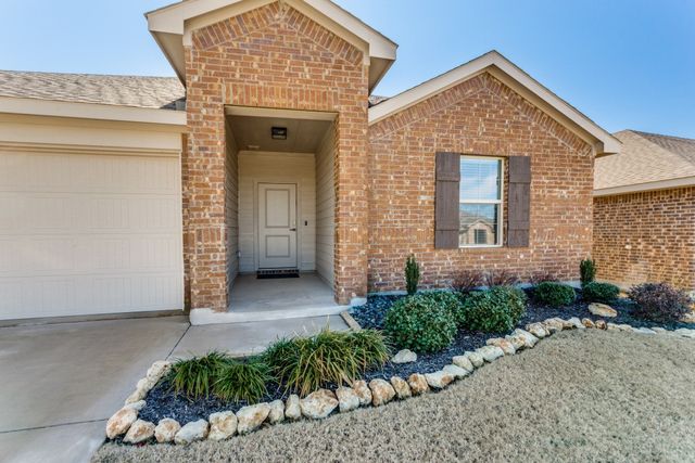 810 Wolf Creek Drive, Cleburne, TX 76033