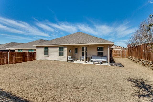 810 Wolf Creek Drive, Cleburne, TX 76033