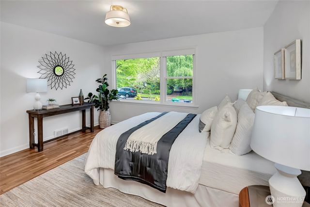 8232 39th Avenue NE, Seattle, WA 98115