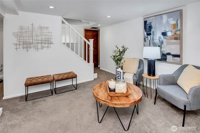 8232 39th Avenue NE, Seattle, WA 98115