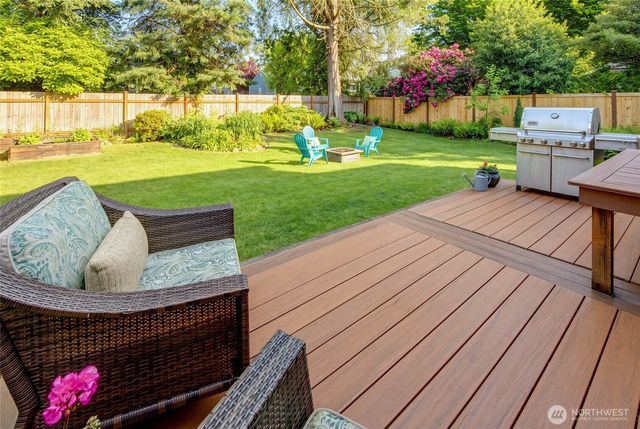 8232 39th Avenue NE, Seattle, WA 98115