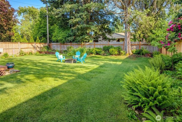 8232 39th Avenue NE, Seattle, WA 98115