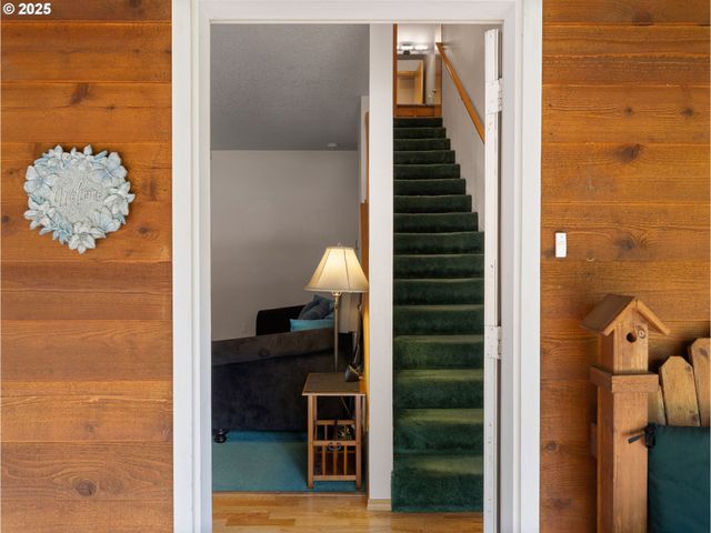 65679 E ALPINE Way, Rhododendron, OR 97049