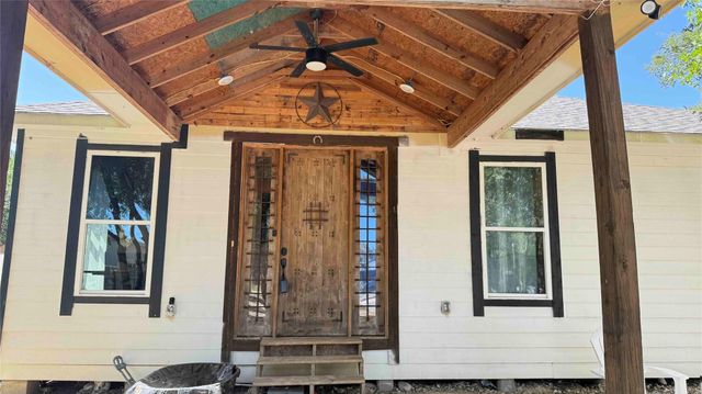 104 Pink Dahlia DR, Dale, TX 78616