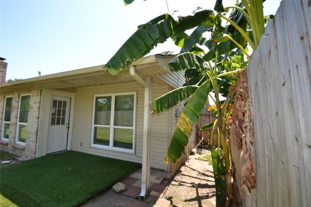 15718 Fox Springs Drive, Houston, TX 77084