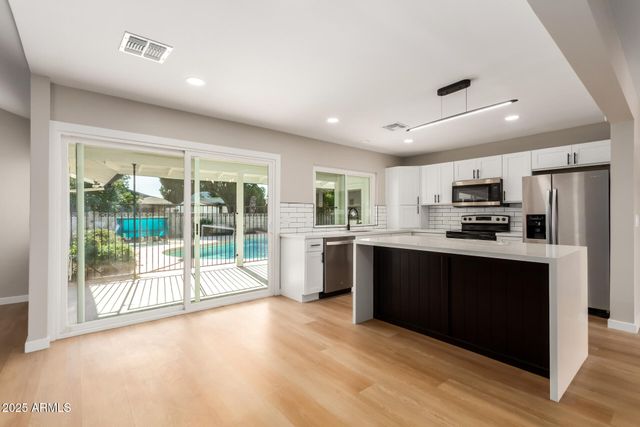 4313 W BUTLER Drive W, Glendale, AZ 85302