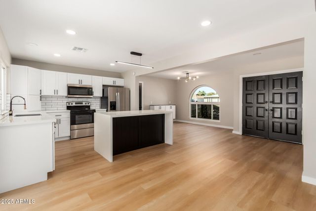 4313 W BUTLER Drive W, Glendale, AZ 85302