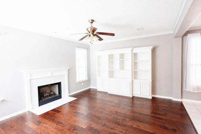 22 S Lace Arbor Drive, The Woodlands, TX 77382