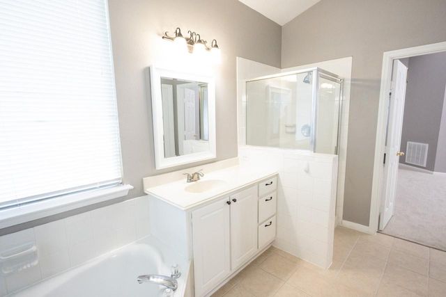 22 S Lace Arbor Drive, The Woodlands, TX 77382