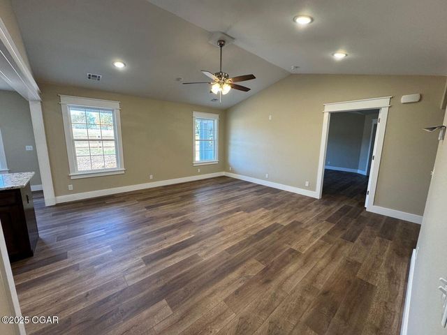 2516 S Schifferdecker Avenue, Joplin, MO 64801