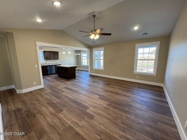 2516 S Schifferdecker Avenue, Joplin, MO 64801