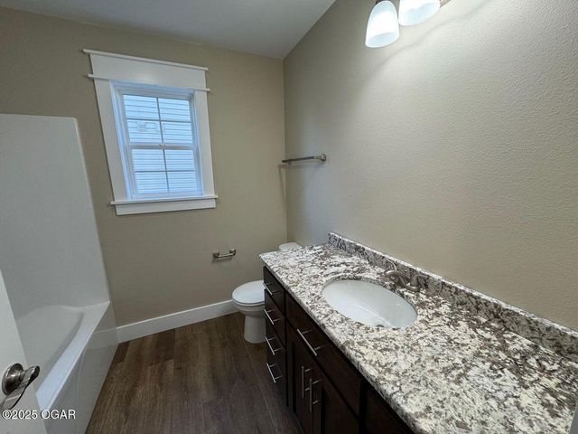 2516 S Schifferdecker Avenue, Joplin, MO 64801