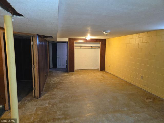 1875 46th Street E, Inver Grove Heights, MN 55077